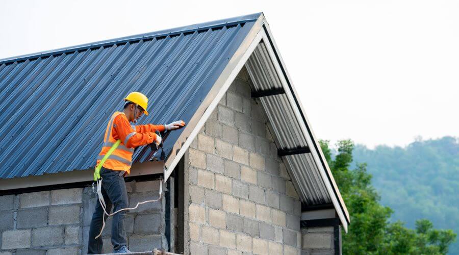 Expert Emergency Roof Repairs services in Hardtner, KS